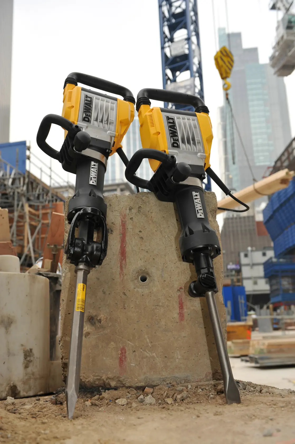 DEWALT® 16kg 30mm Demolition Hammer