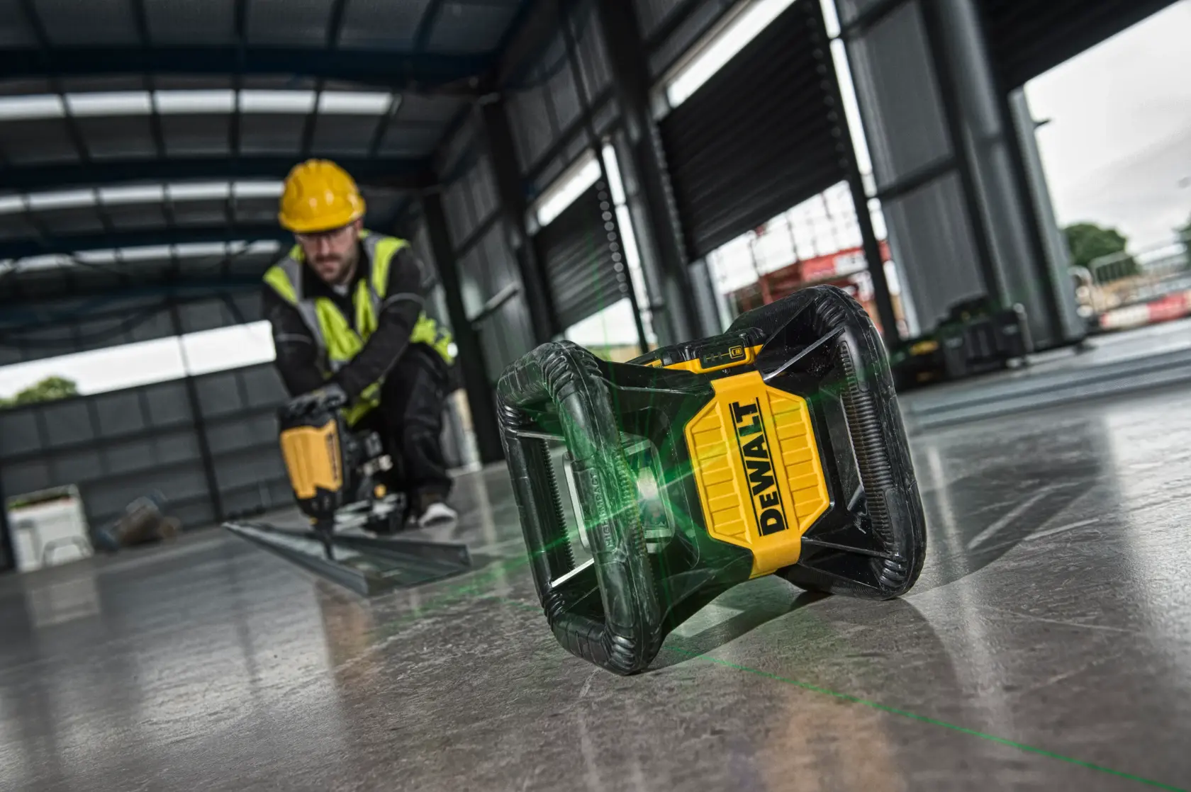 DEWALT® 18V XR® Rotary Green Beam Laser - 1 x 2Ah