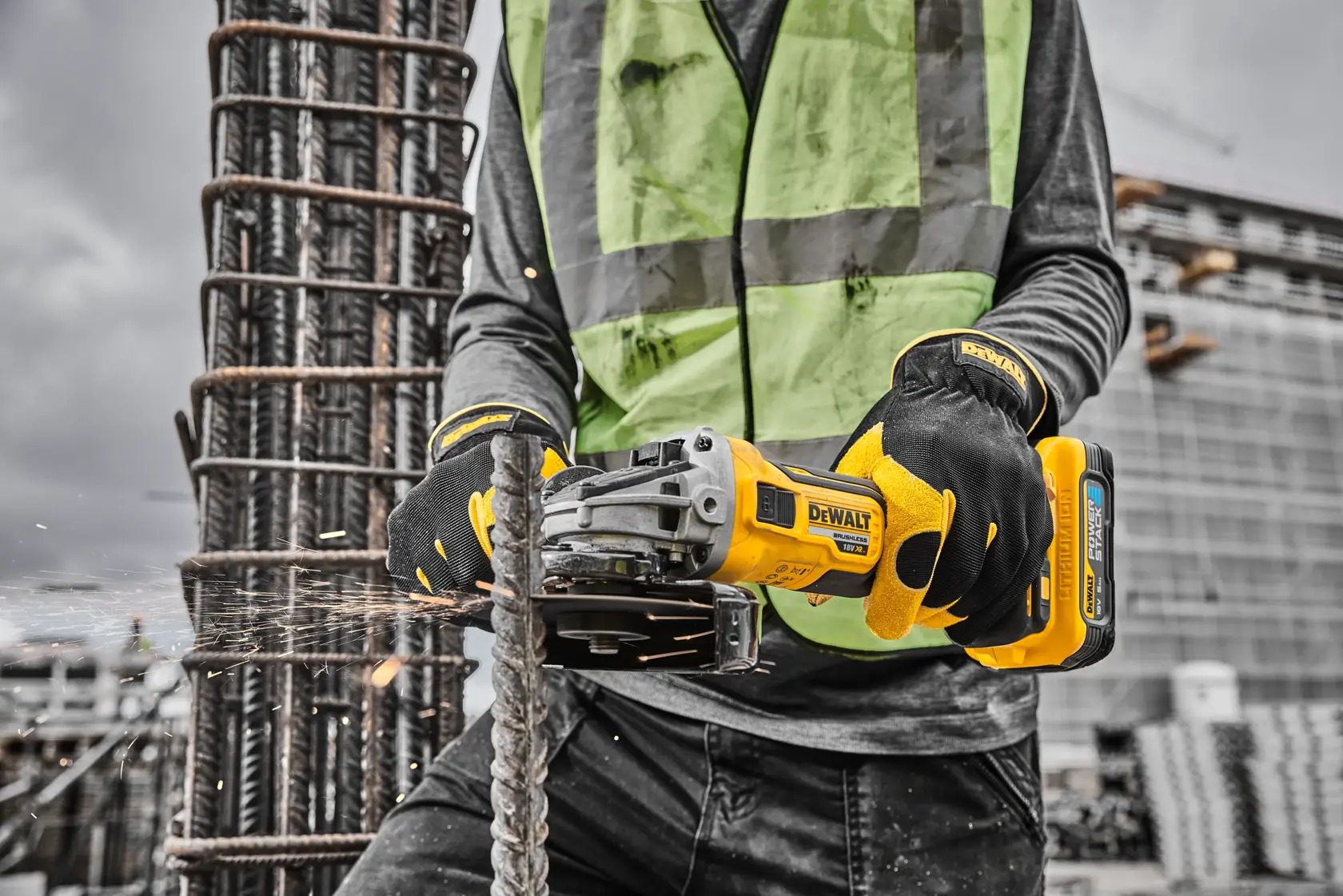 DEWALT® 18V XR® Brushless 125mm Angle Grinder - 2 x POWERSTACK 5Ah