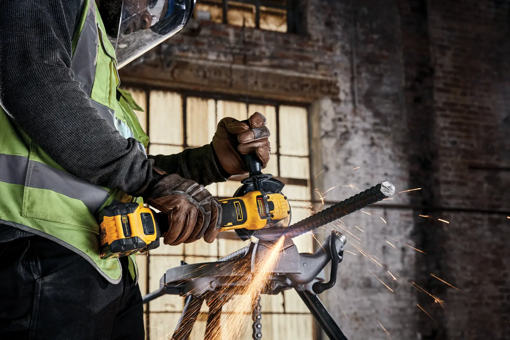 DEWALT® 18V XR® Brushless 125mm Angle Grinder - 1 x FLEXVOLT® 6Ah