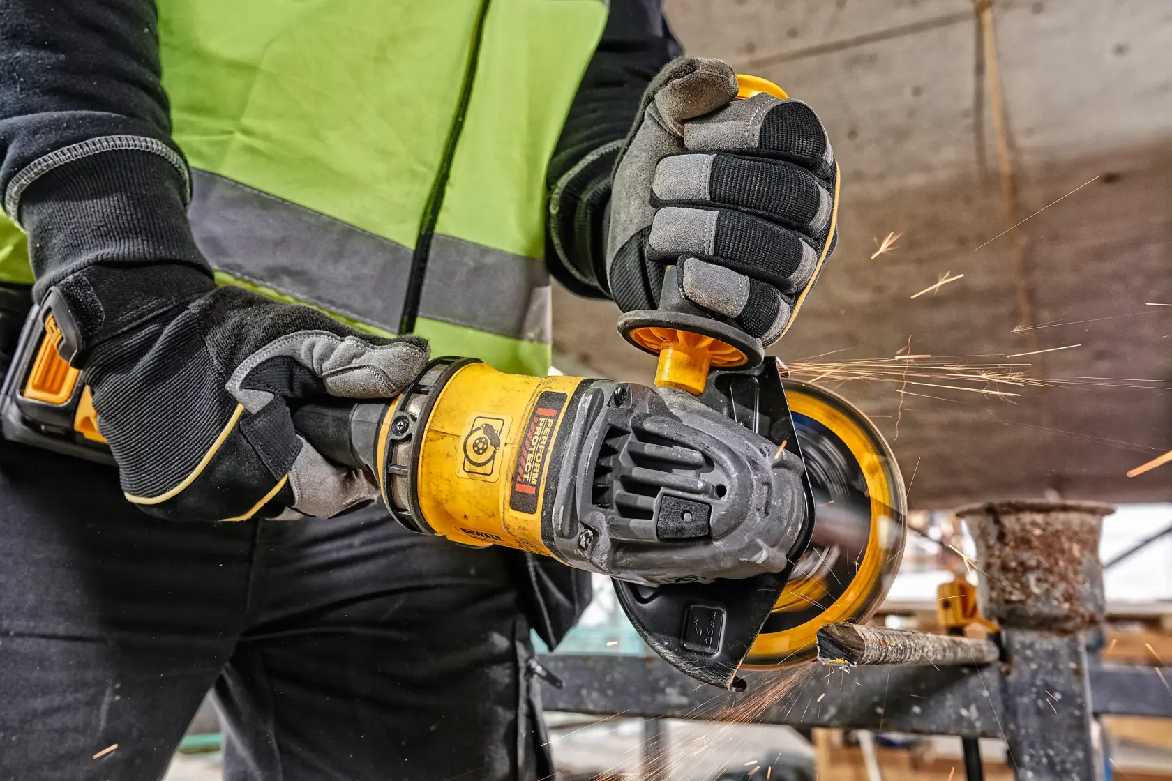 DEWALT® 54V XR FLEXVOLT 125mm Angle Grinder - 2 X 6Ah