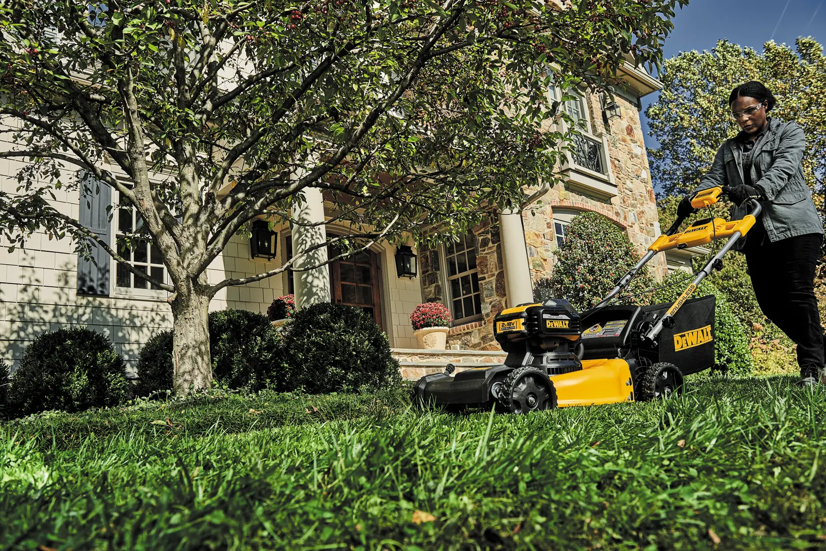 DEWALT® 2 x 18V XR® Brushless Self-Propelled Lawn Mower (Tool Only)