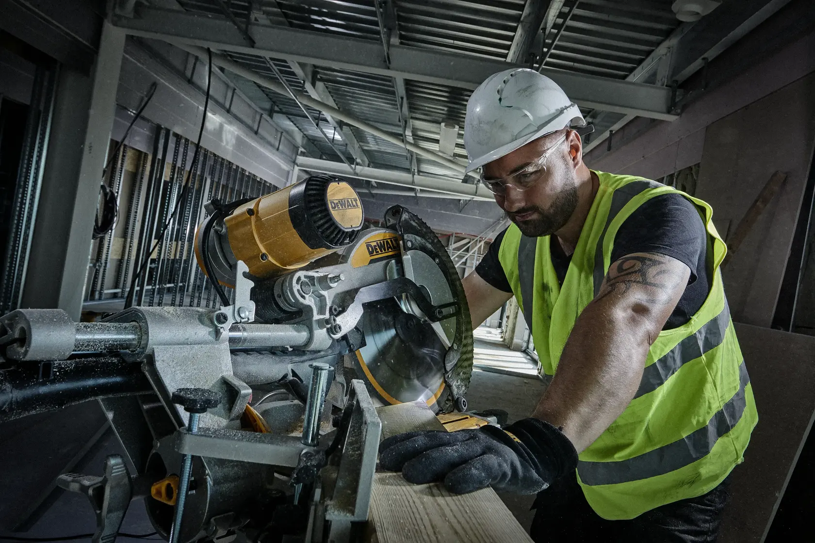 DEWALT® 305mm x 30mm 48T Circular Saw Blade