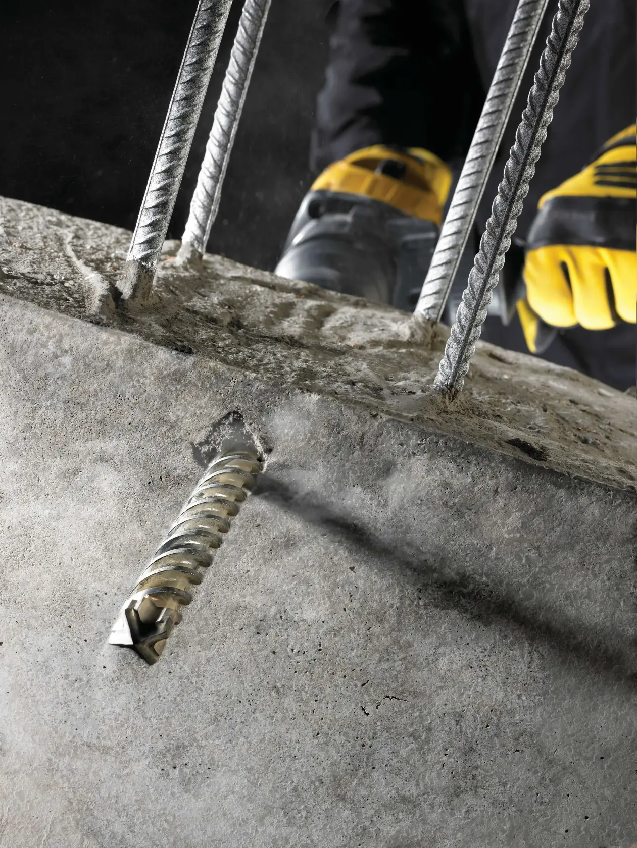 DEWALT® ELITE SERIES™ SDS Max 19mm x 340mm 4-Cutter Drill Bit
