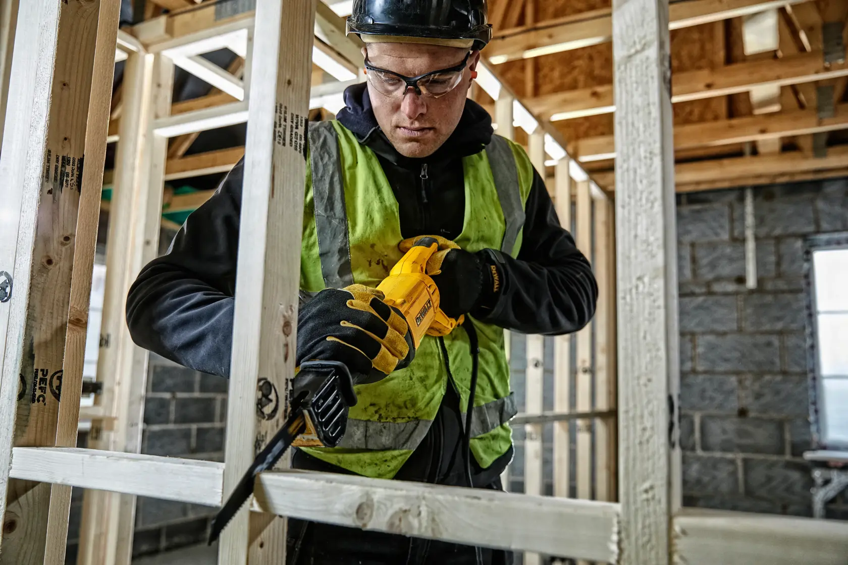 DEWALT® 1100 W Reciprocating Saw