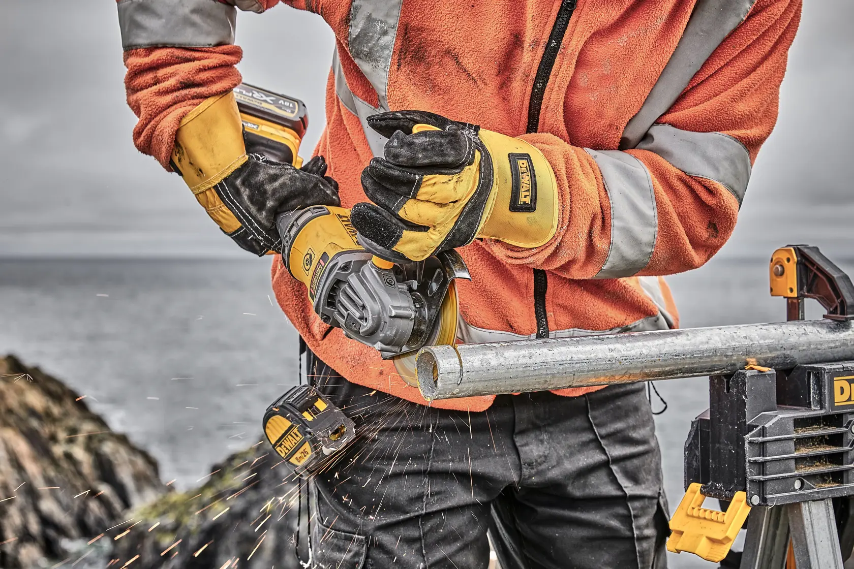 DEWALT® 26 ft. (8m) Premium Tape Measure