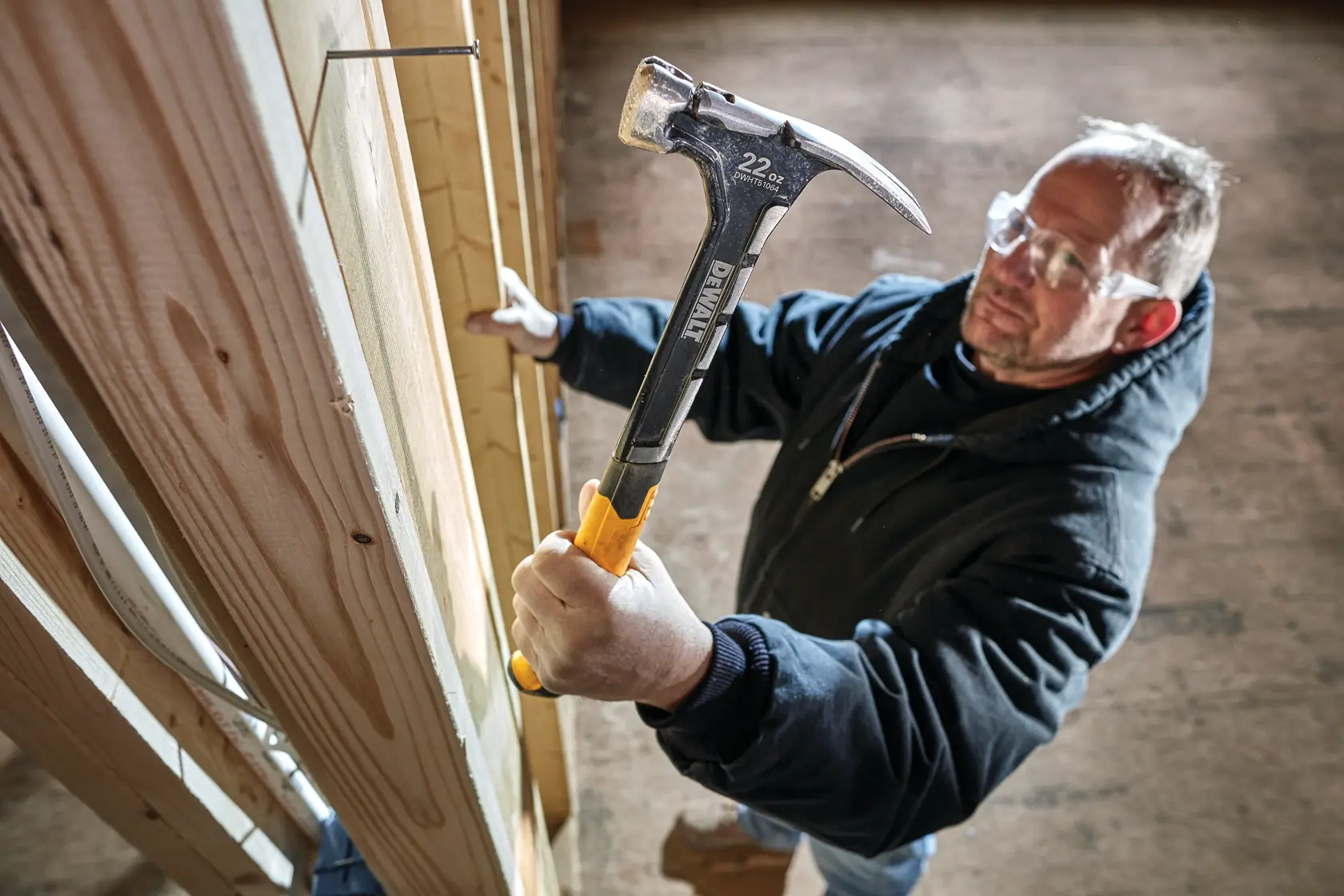 DEWALT® 22 oz. (623g) 1-Piece Steel Hammer
