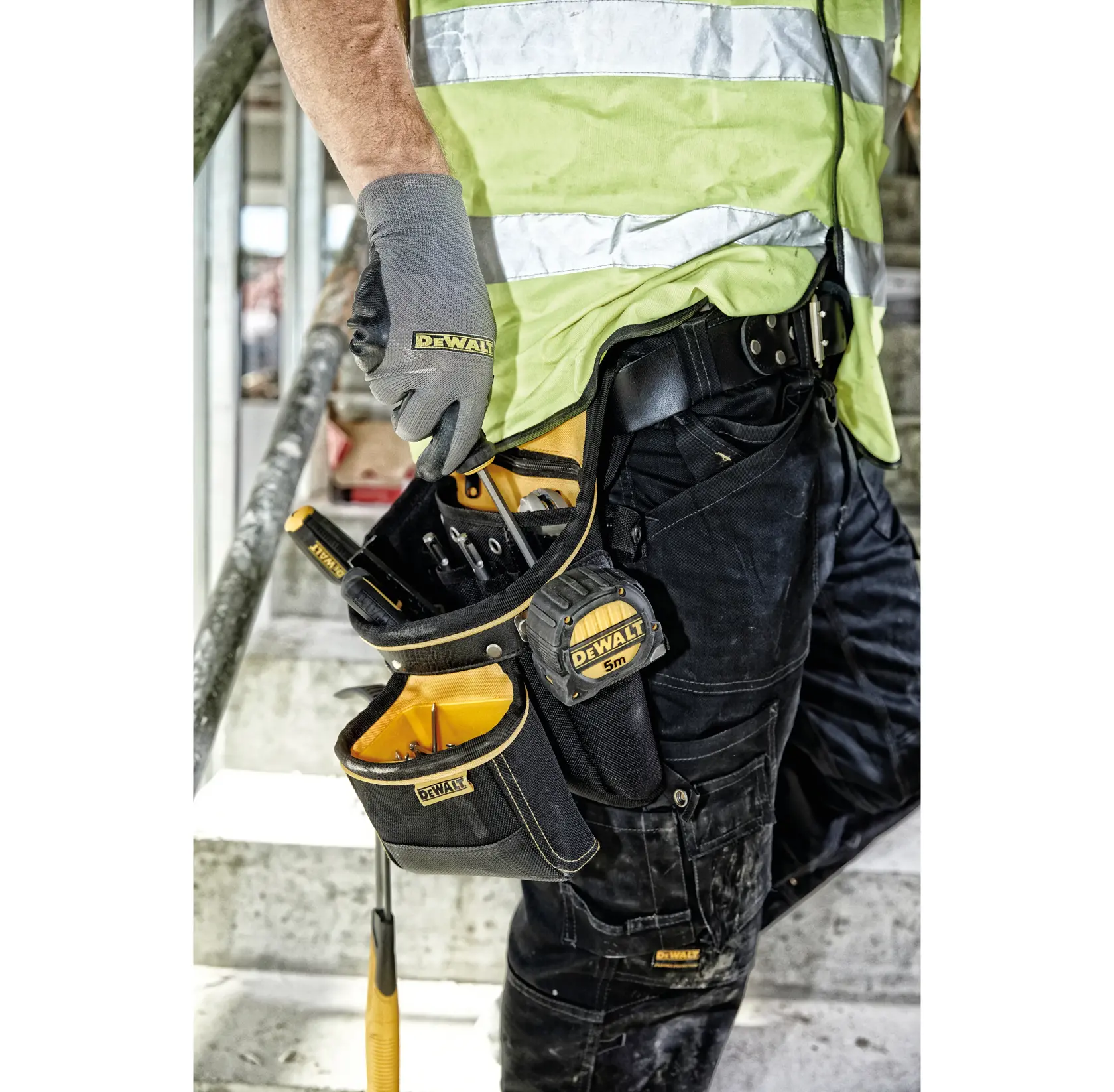 DEWALT® Hammer and Nail Pouch